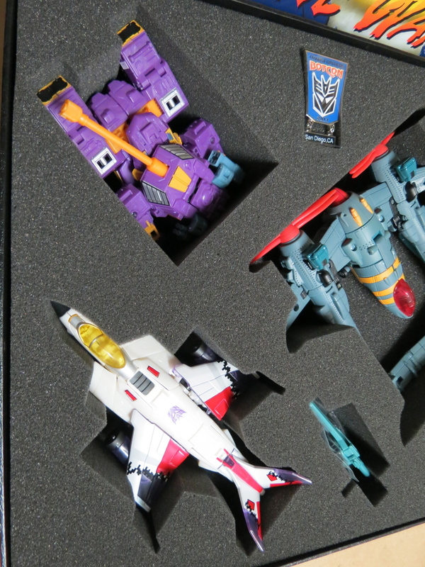 BotCon 2013   First Looks At Machine Wars Termination Set Out Of The Box  (2 of 31)